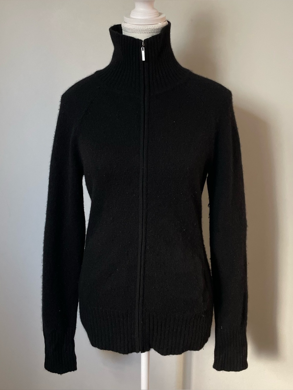 Saks Fifth Avenue Vintage 100% Cashmere Full Zip Sweater Black Size Medium